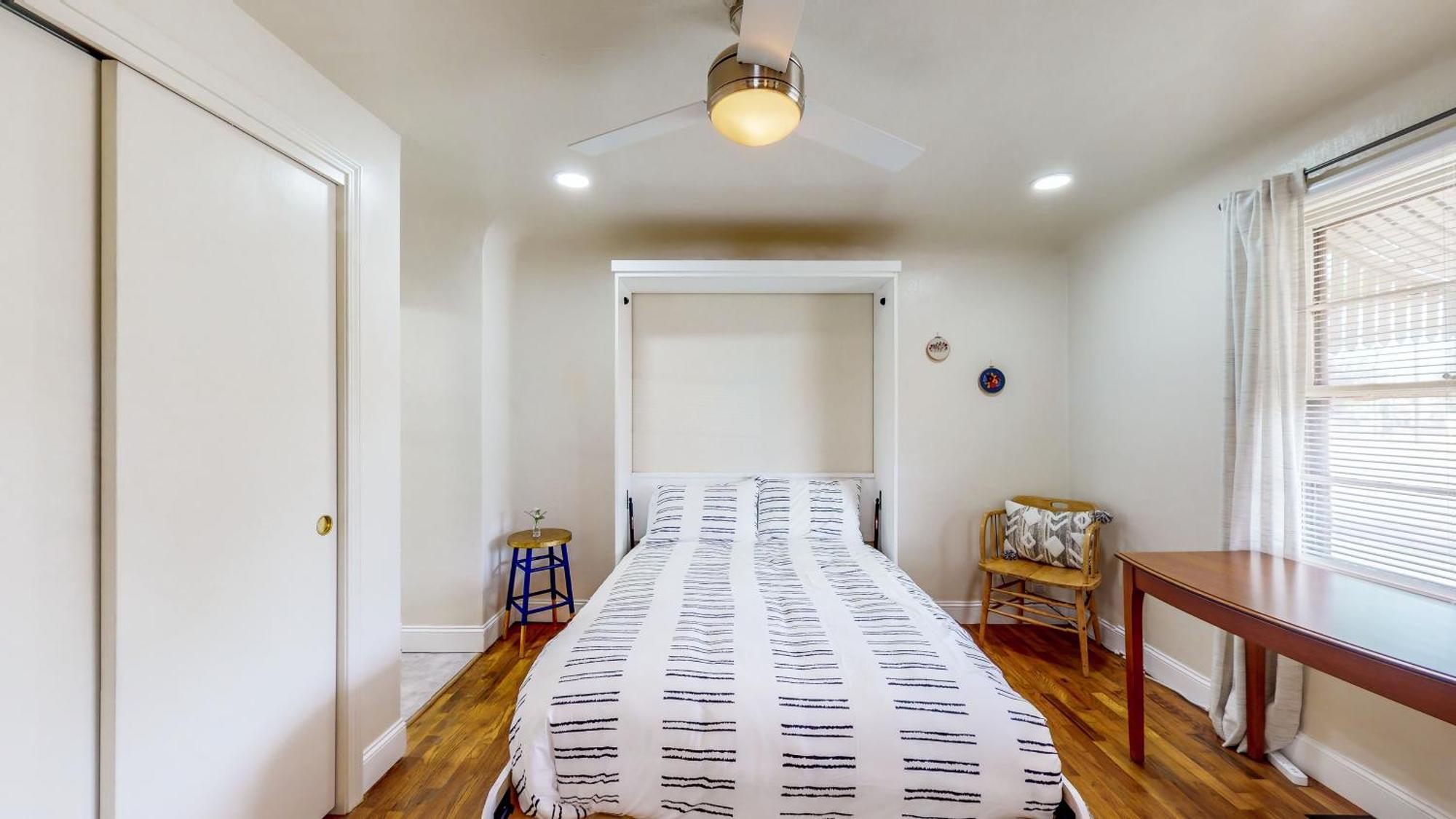 Charming Downtown Bungalow - King Bed, Office Туин-Фолс Экстерьер фото